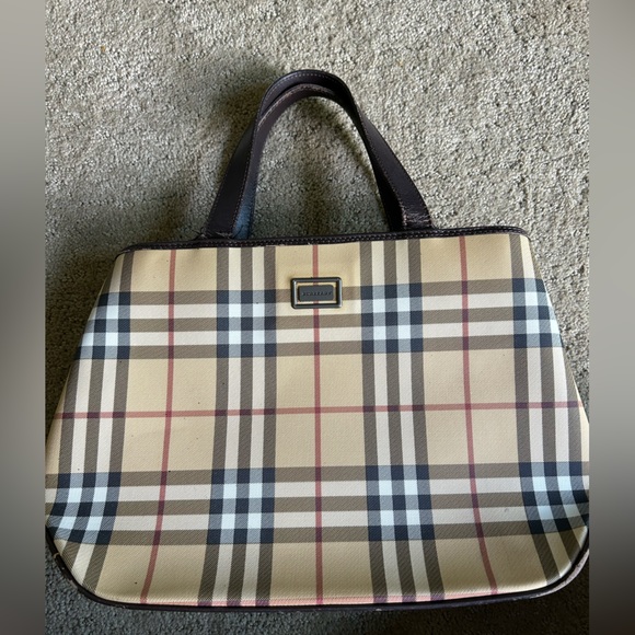 Burberry hand bag. - Picture 1 of 10